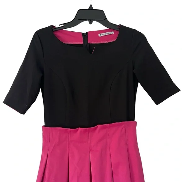 Gowns / Prom Dresses / Formal Dresses - Picture 6 of 11